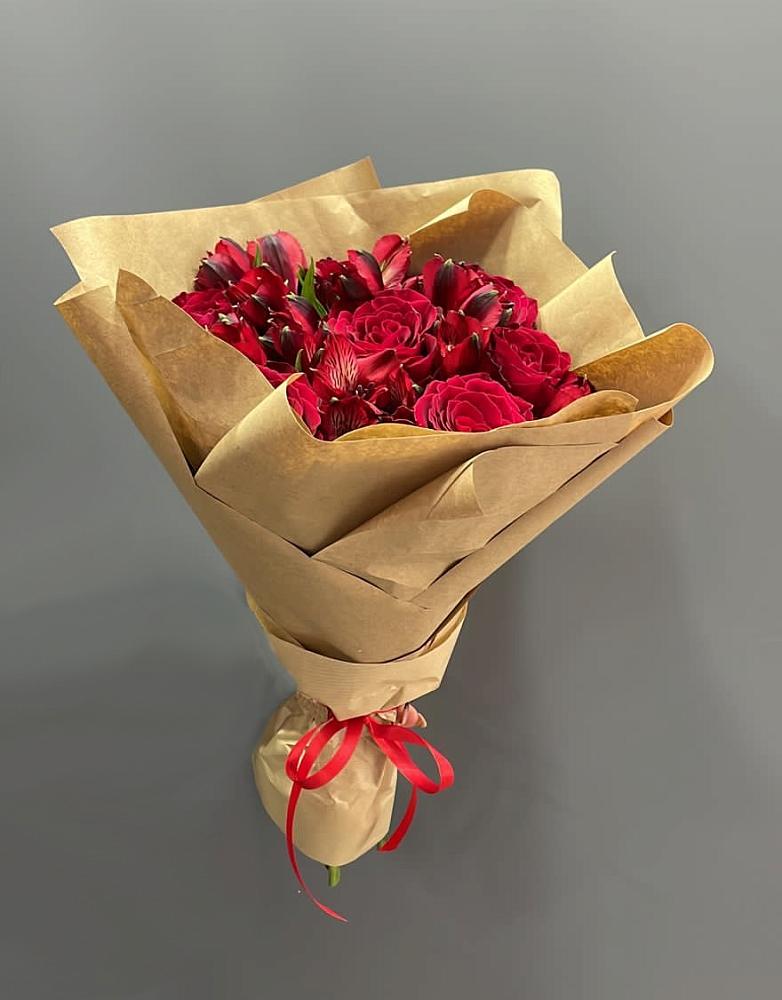 Букет цветов из: Альстромерии и Розы в Красный Яр Тульская область