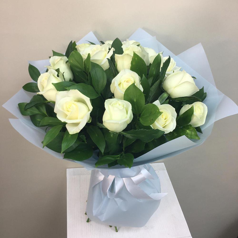 Букет 15 Белых роз Проуд в Красный Яр Тульская область