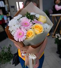 Букет цветов из:  Герберы, Розы и Хризантемы в Красный Яр Тульская область