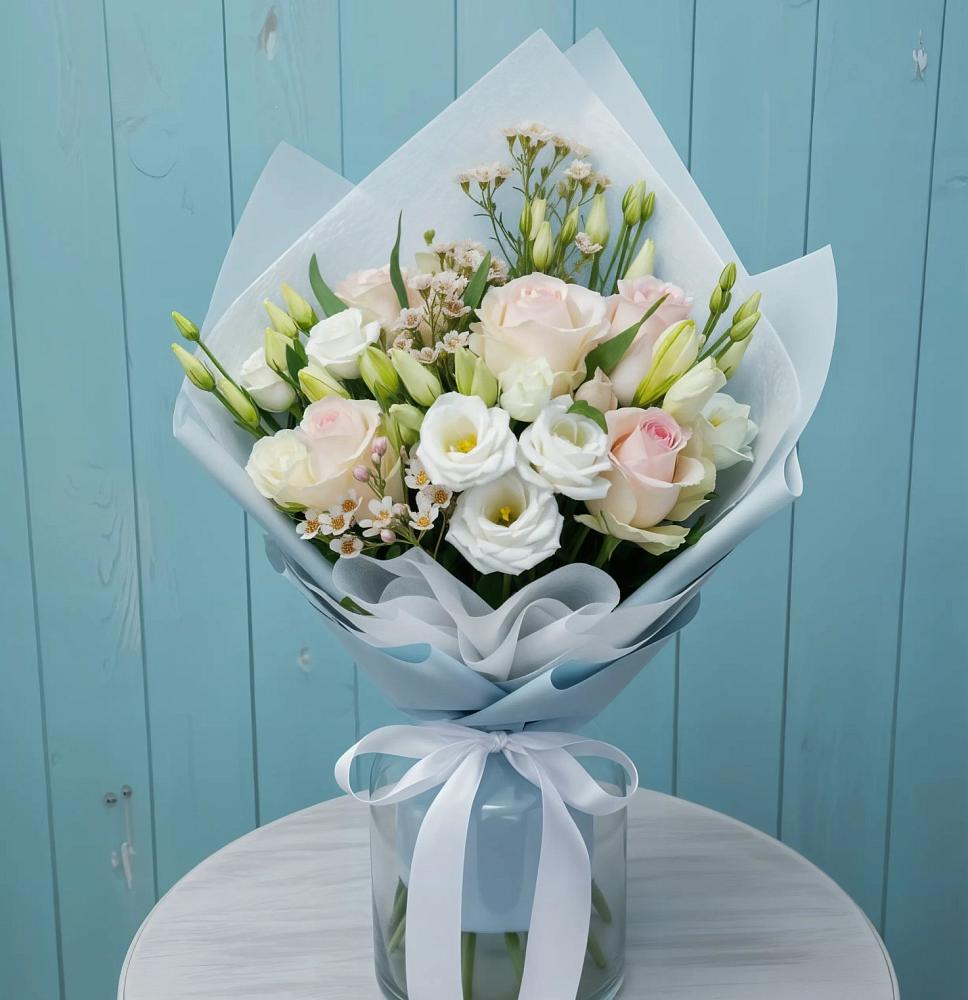 Букет цветов из: Розы и Лизиантусы в Красный Яр Тульская область