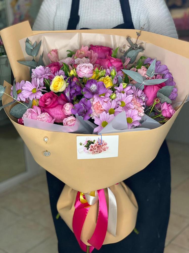 Букет цветов из: Хризантемы, Гвоздики и Альстромерии в Красный Яр Тульская область