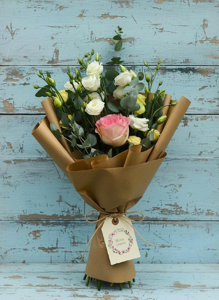 Букет цветов из: Розы и Лизиантусы в Красный Яр Тульская область