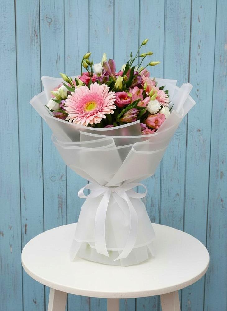 Букет цветов из: Герберы, Альстромерии и Лизиантусы в Красный Яр Тульская область