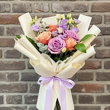 Букет цветов из:  Лизиантусы и Розы в Красный Яр Тульская область