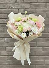 Букет цветов из:  Гвоздики, Розы, Лизиантусы и Хризантемы #REPLACE_PRED# Красный Яр Тульская область