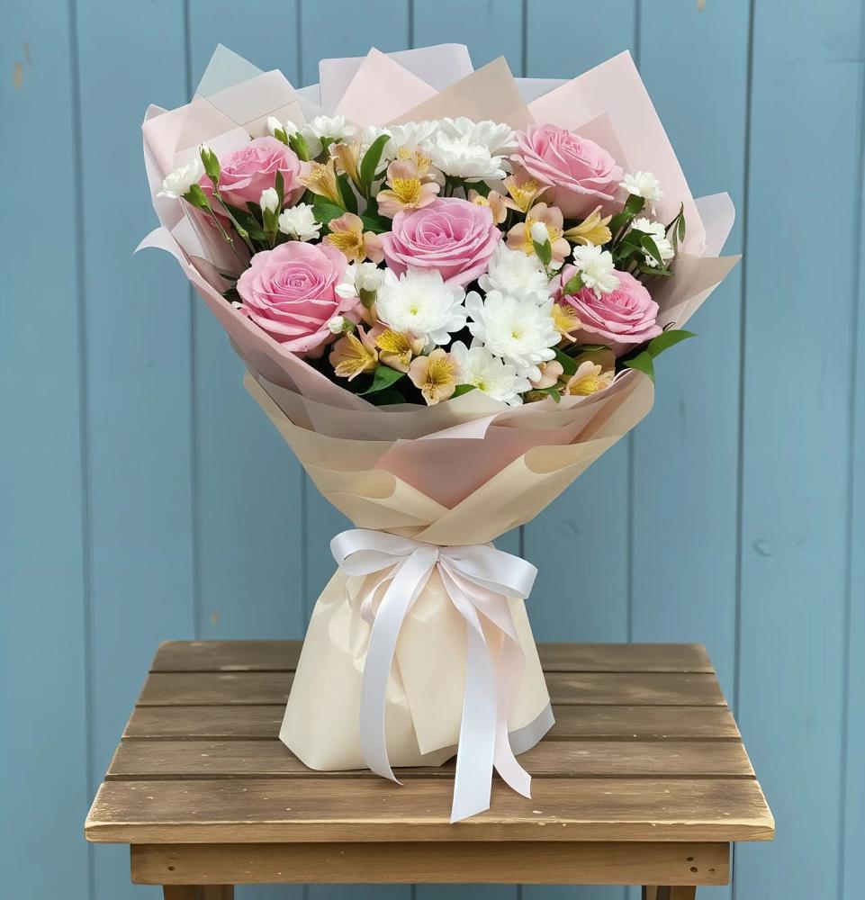 Букет цветов из: Гвоздики, Орхидеи и Розы в Красный Яр Тульская область