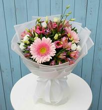 Букет цветов из:  Герберы, Альстромерии и Лизиантусы в Красный Яр Тульская область