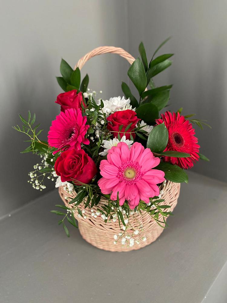 Цветочная композиция из Розы, Хризантемы и Герберы в корзине в Красный Яр Тульская область