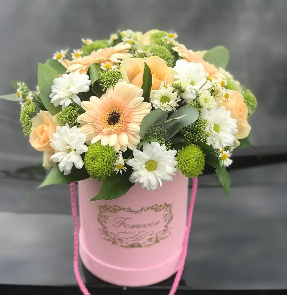 Цветочная композиция из Розы, Герберы и Хризантемы в шляпной коробке в Красный Яр Тульская область