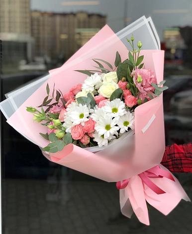 Букет цветов из: Розы, Лизиантусы и Хризантемы в Красный Яр Тульская область