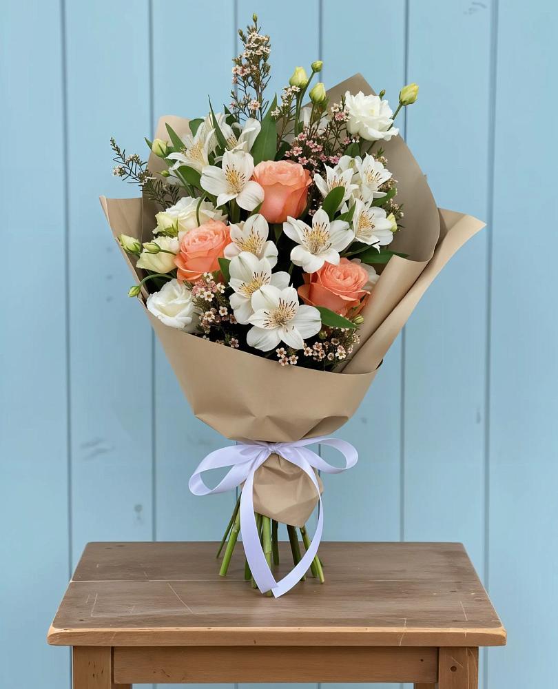 Букет цветов из: Альстромерии, Лизиантусы, Розы и Хризантемы в Красный Яр Тульская область